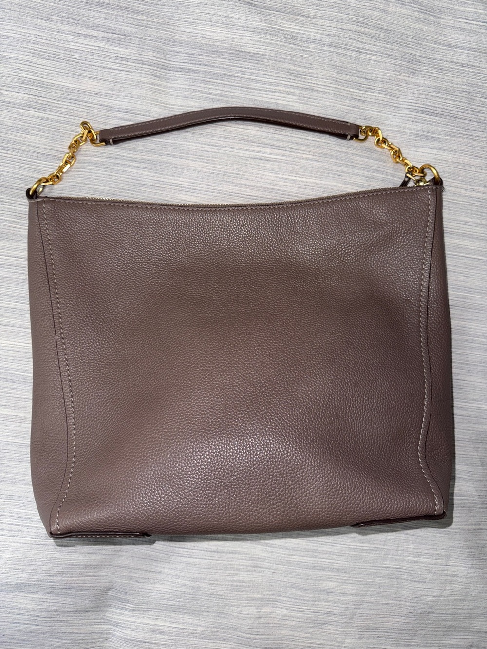 Tory Burch Taupe Carson Pebbled Leather Shoulder Slouchy Hobo Bag - Picture 7 of 17